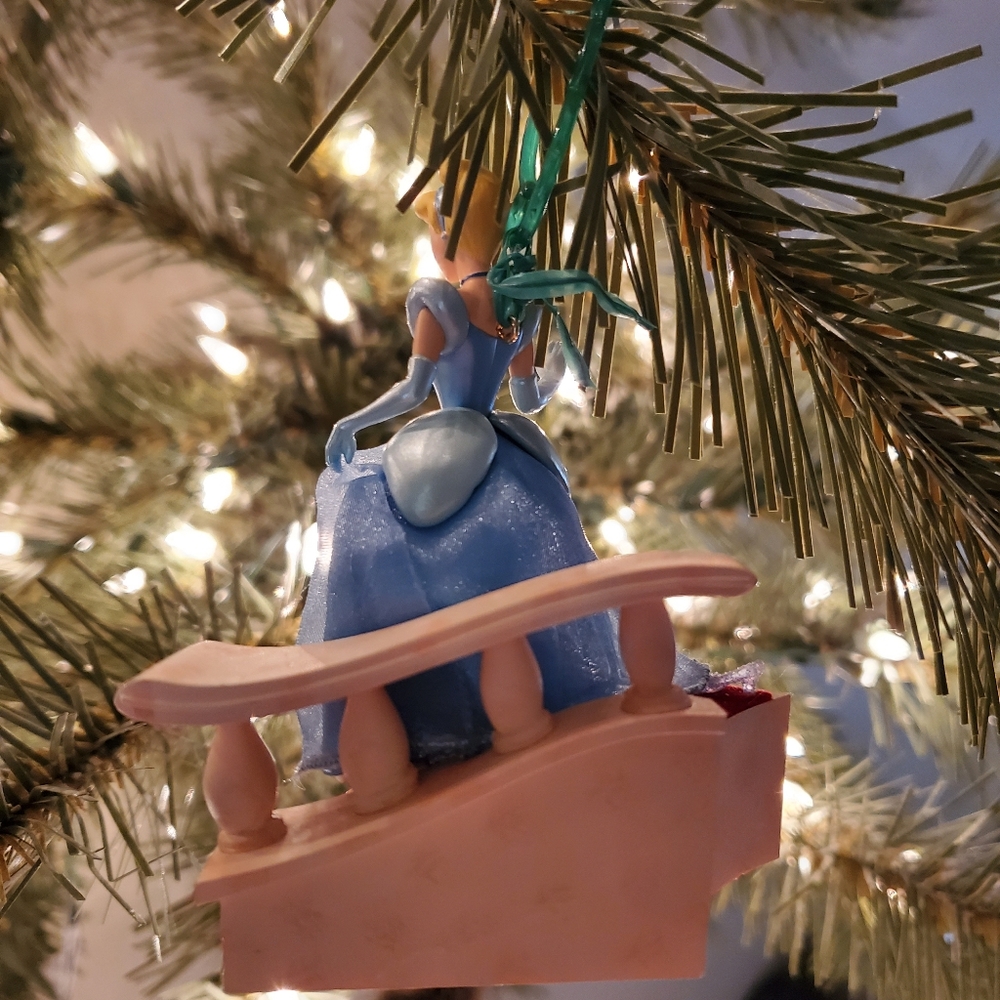 Hallmark Disney Cinderella 2007 Ornament - Picture 7 of 9